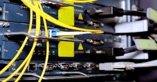 Заказать монтаж сетей в Сосновом Боре. Обслуживание ПК, ремонт от 305 руб